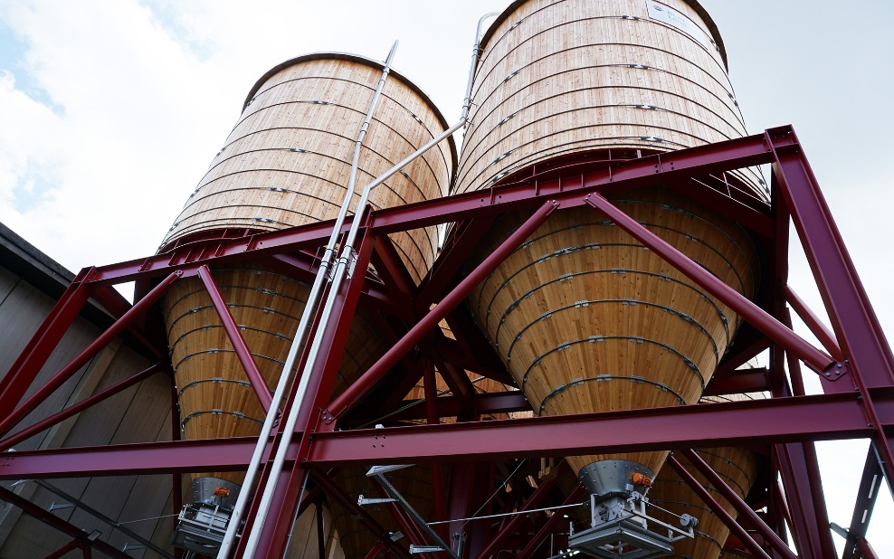 Wooden grit silo facility with six round silos of 200m3 each in Frauenfeld